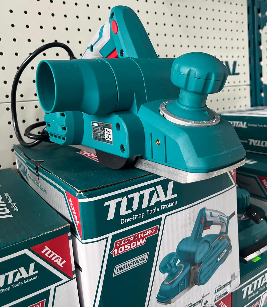 CEPILLO ELECTRICO MARCA TOTAL 1050W INDUSTRIAL UTL1108236